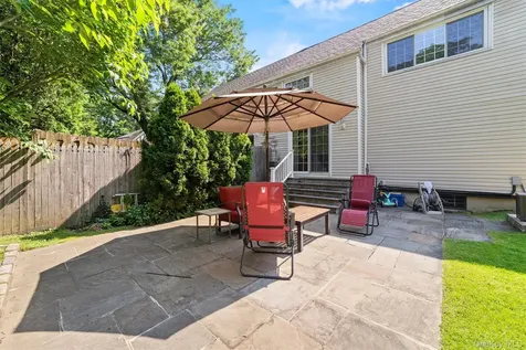 12 Downing Court Irvington NY 10533