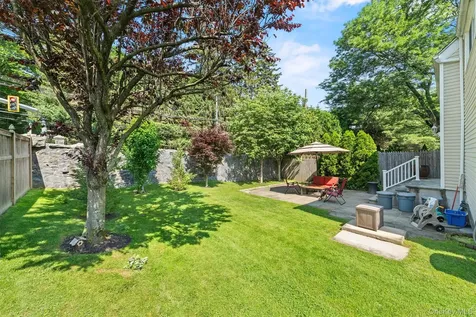12 Downing Court Irvington NY 10533