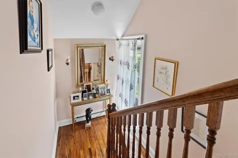 12 Downing Court Irvington NY 10533