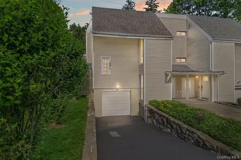 12 Downing Court Irvington NY 10533