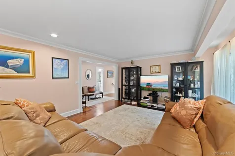 12 Downing Court Irvington NY 10533