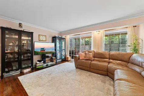 12 Downing Court Irvington NY 10533