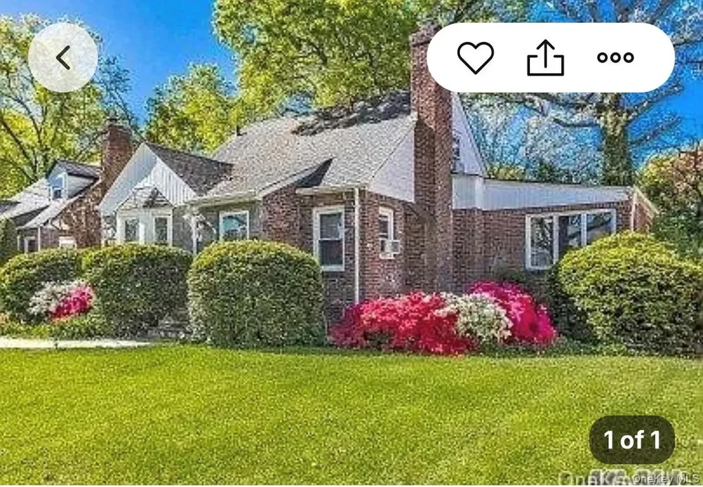 94 E Fenimore Street Valley Stream NY 11580