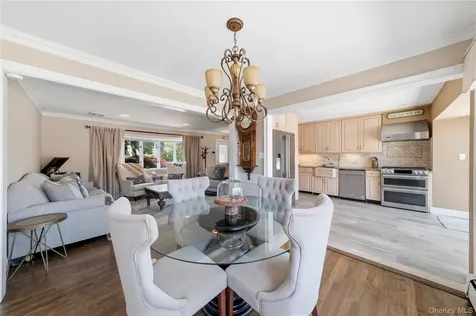 453 2nd Avenue Massapequa Park NY 11762