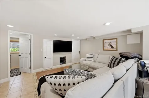453 2nd Avenue Massapequa Park NY 11762