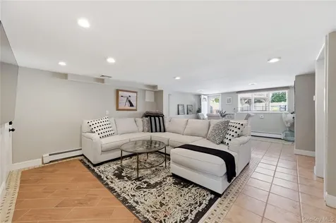 453 2nd Avenue Massapequa Park NY 11762