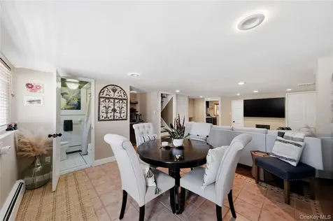 453 2nd Avenue Massapequa Park NY 11762