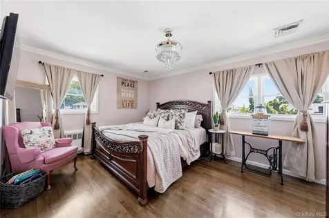 453 2nd Avenue Massapequa Park NY 11762