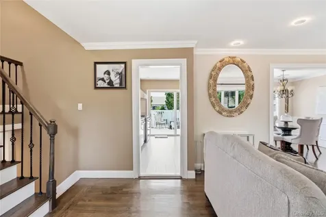 453 2nd Avenue Massapequa Park NY 11762