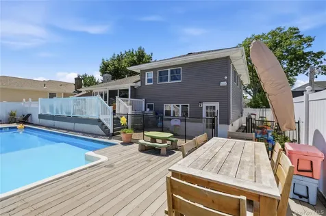 453 2nd Avenue Massapequa Park NY 11762