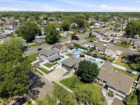 453 2nd Avenue Massapequa Park NY 11762