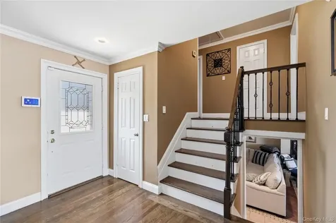 453 2nd Avenue Massapequa Park NY 11762