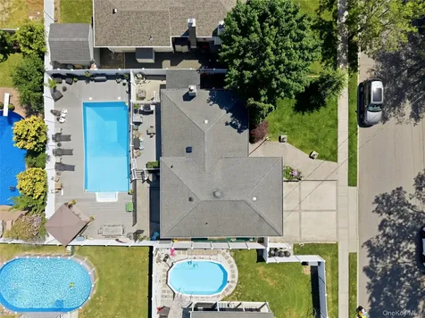 453 2nd Avenue Massapequa Park NY 11762