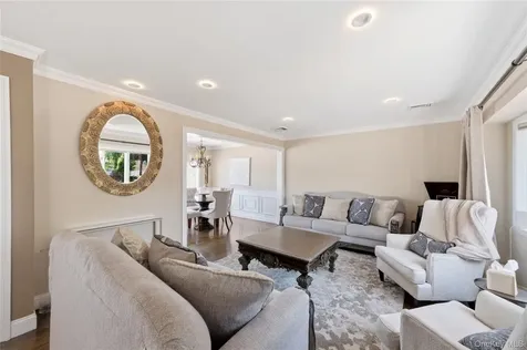 453 2nd Avenue Massapequa Park NY 11762