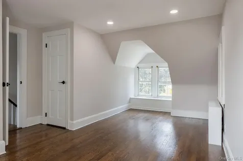 478 Carnation Avenue Floral Park NY 11001