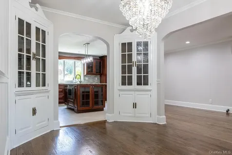 478 Carnation Avenue Floral Park NY 11001