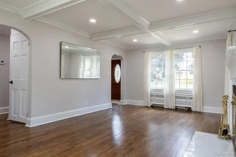 478 Carnation Avenue Floral Park NY 11001