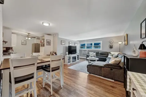 14 Ivy Street Farmingdale NY 11735