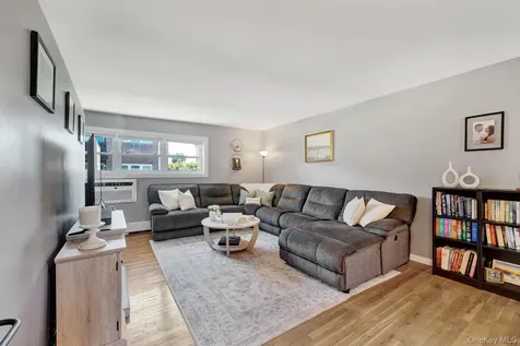 14 Ivy Street Farmingdale NY 11735