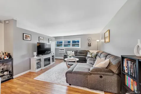 14 Ivy Street Farmingdale NY 11735