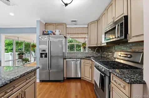 10 Peter Road Hicksville NY 11801