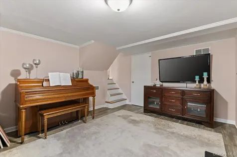 10 Peter Road Hicksville NY 11801