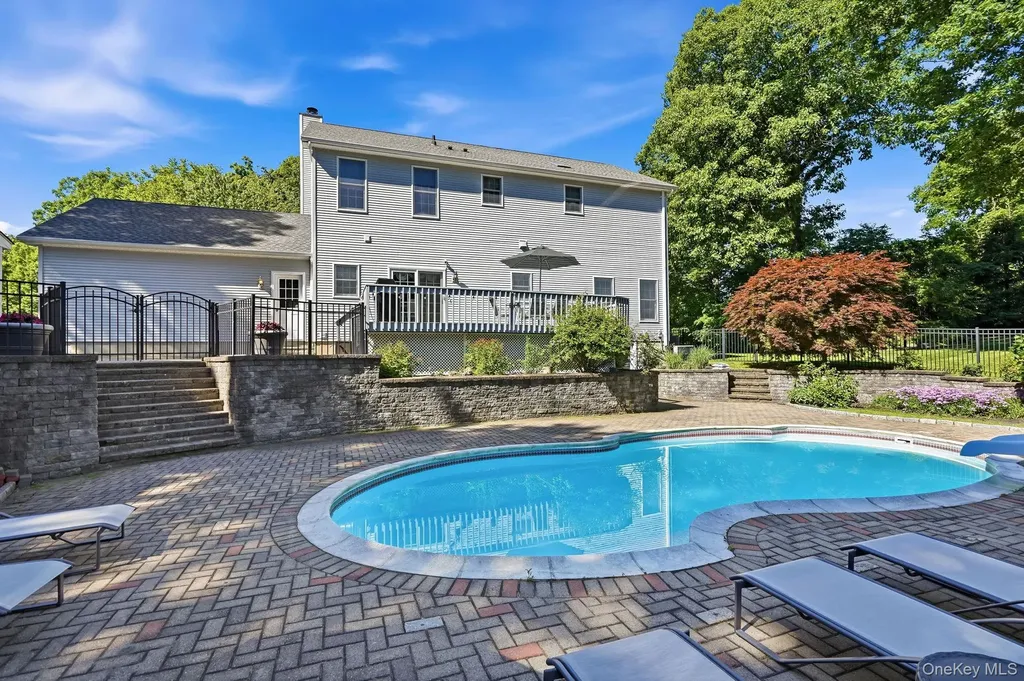 4 Briar Ridge Lane Putnam Valley NY 10579