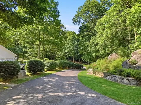 4 Briar Ridge Lane Putnam Valley NY 10579