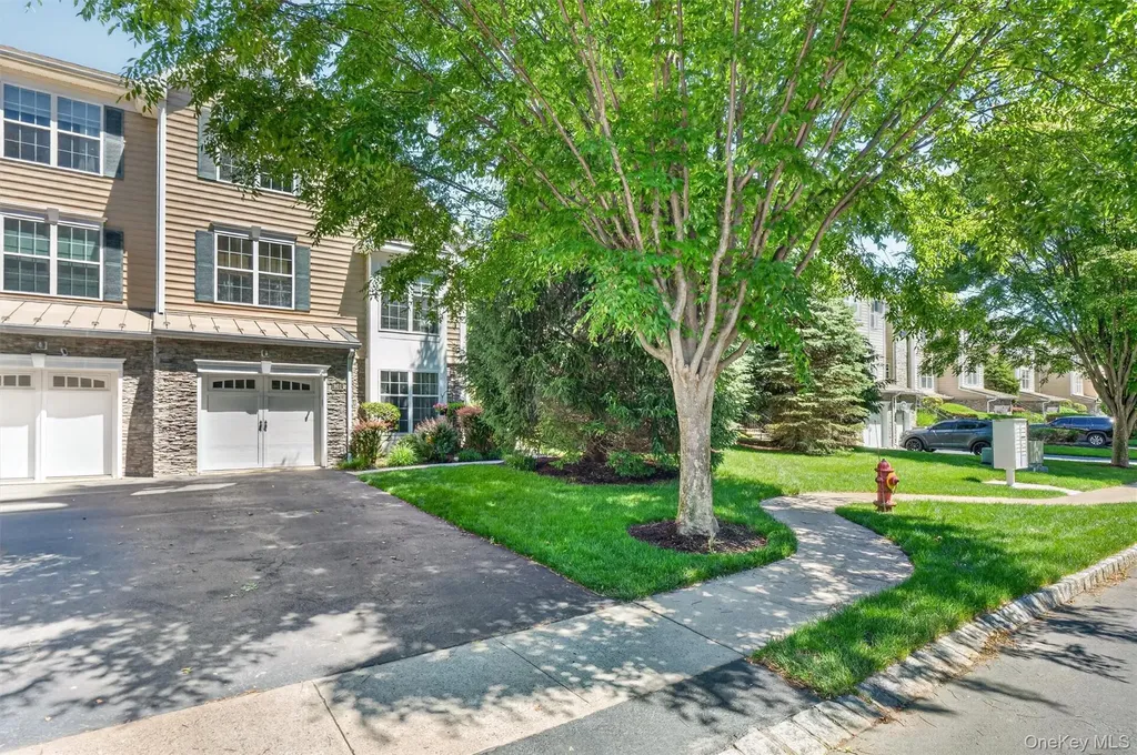 801 Huntington Drive Fishkill NY 12524