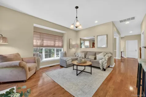801 Huntington Drive Fishkill NY 12524