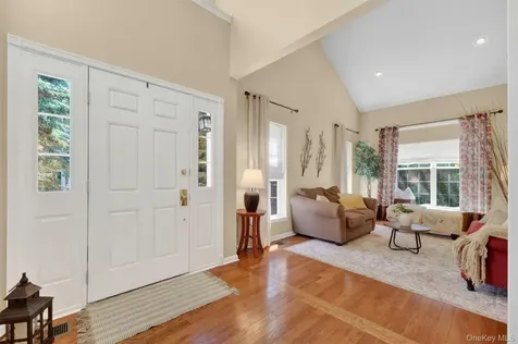 801 Huntington Drive Fishkill NY 12524