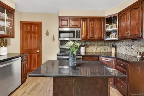 7 Walnut Street Poughkeepsie NY 12601