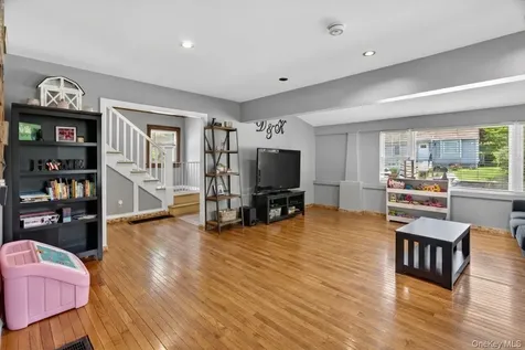 7 Walnut Street Poughkeepsie NY 12601