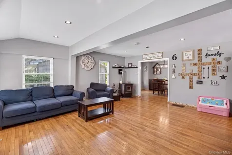 7 Walnut Street Poughkeepsie NY 12601