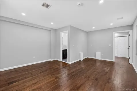 68 Cyprus Avenue Brentwood NY 11717