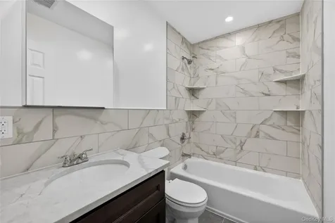 68 Cyprus Avenue Brentwood NY 11717