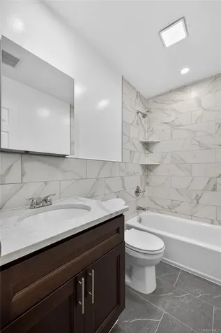 68 Cyprus Avenue Brentwood NY 11717