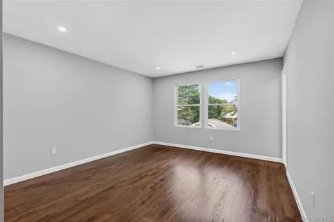 68 Cyprus Avenue Brentwood NY 11717