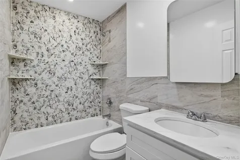 68 Cyprus Avenue Brentwood NY 11717