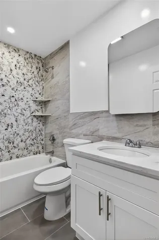 68 Cyprus Avenue Brentwood NY 11717