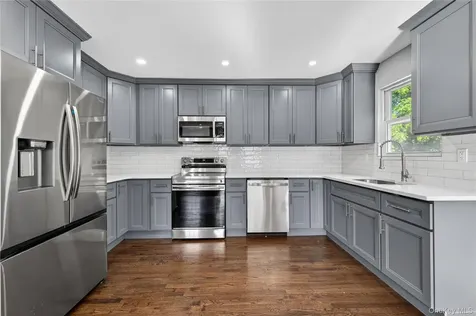 68 Cyprus Avenue Brentwood NY 11717