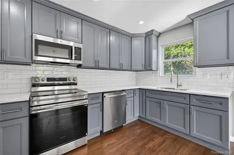 68 Cyprus Avenue Brentwood NY 11717