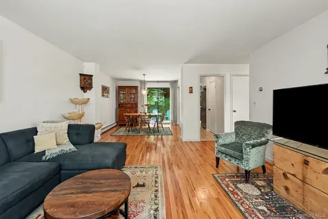 12 Lark Lane Croton-on-hudson NY 10520