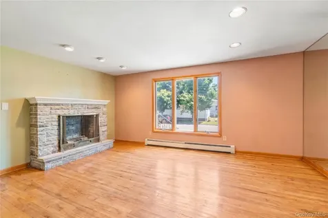 23 3rd Avenue Farmingdale NY 11735