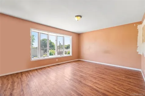 23 3rd Avenue Farmingdale NY 11735