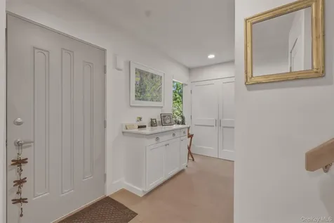 37 Pond Drive E Rhinebeck NY 12572