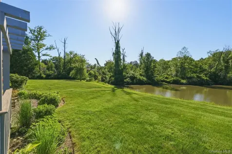 37 Pond Drive E Rhinebeck NY 12572