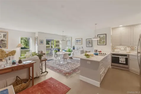 37 Pond Drive E Rhinebeck NY 12572
