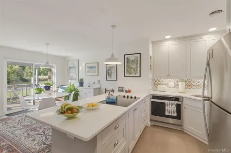 37 Pond Drive E Rhinebeck NY 12572
