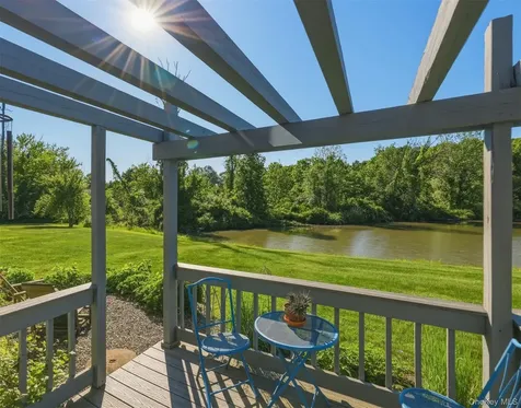 37 Pond Drive E Rhinebeck NY 12572